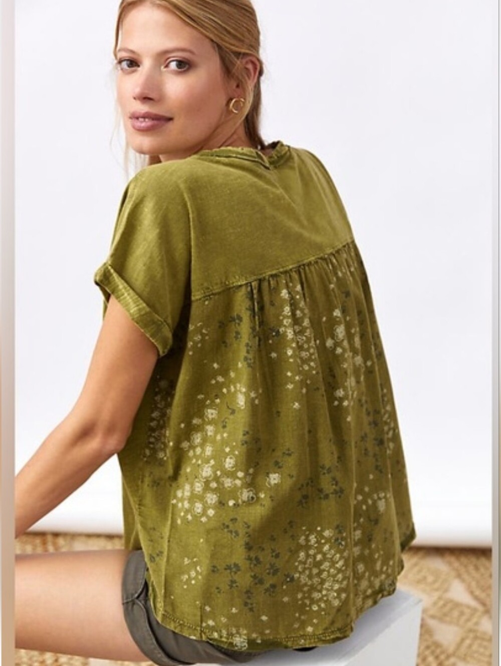 Pilcro Washed Tee Moss Neutral Green Loose Fit Size Medium Floral Back Pattern
